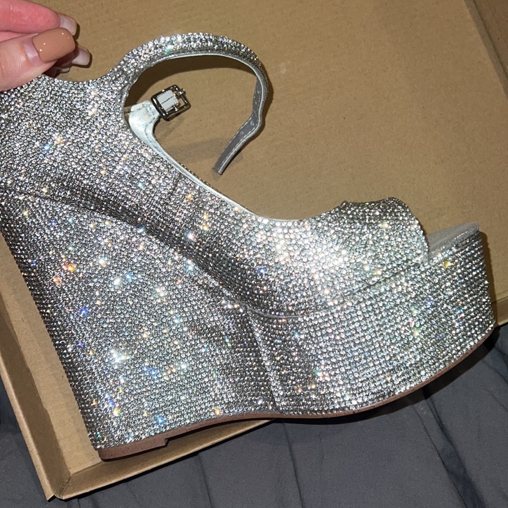 Steve Madden Macie Bling Rhinestone Wedge size 7